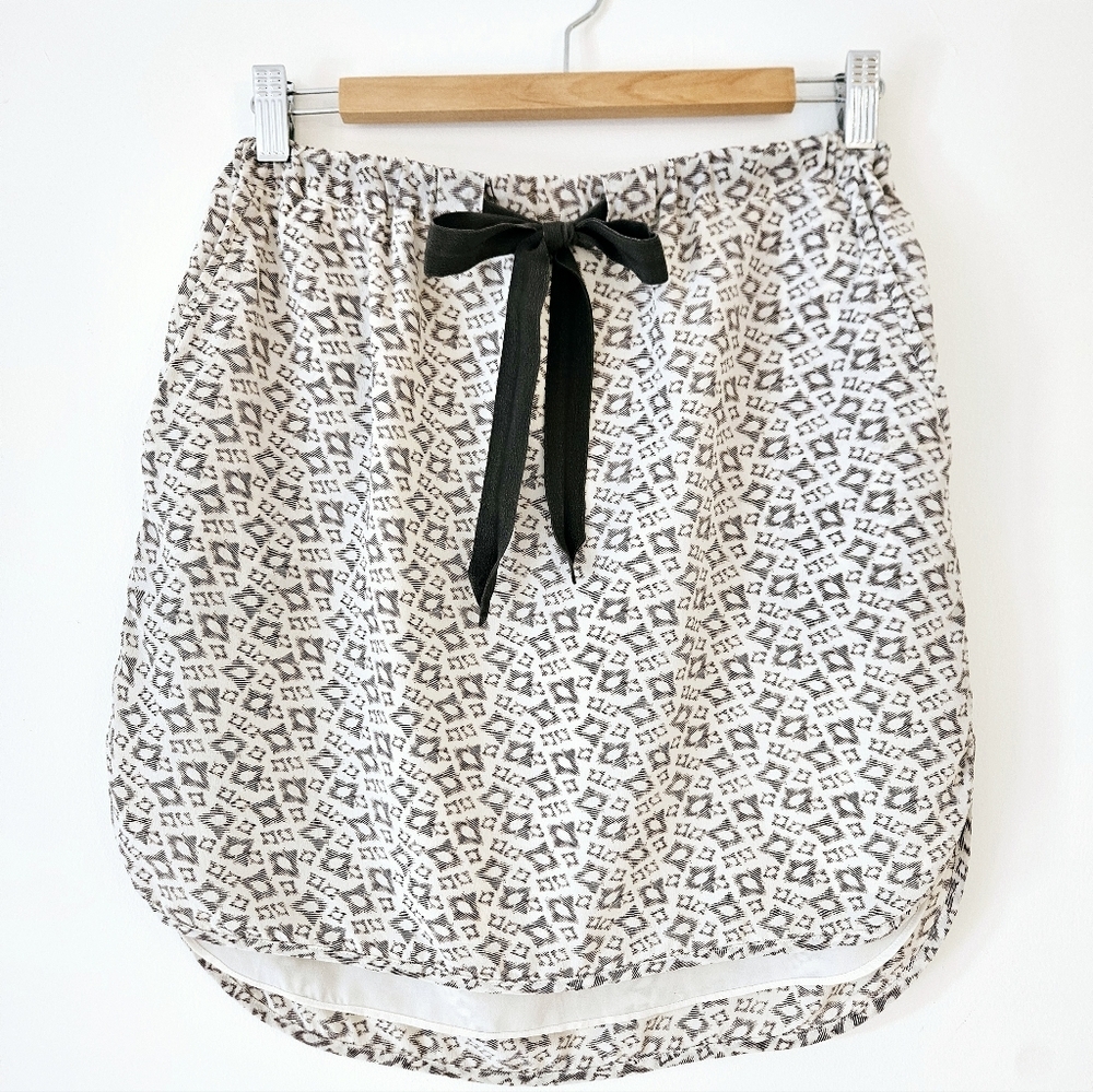 Club Monaco silk skirt with bow & pockets